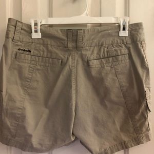 Women’s Columbia khaki shorts